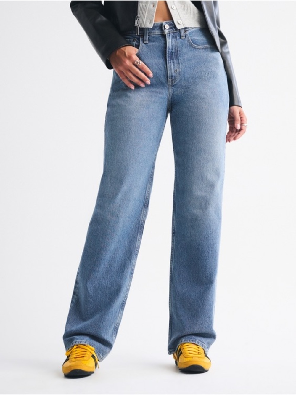 Abercrombie & Fitch Curve Love High Rise 90s Relaxed Jean Size 36 / 22 Short